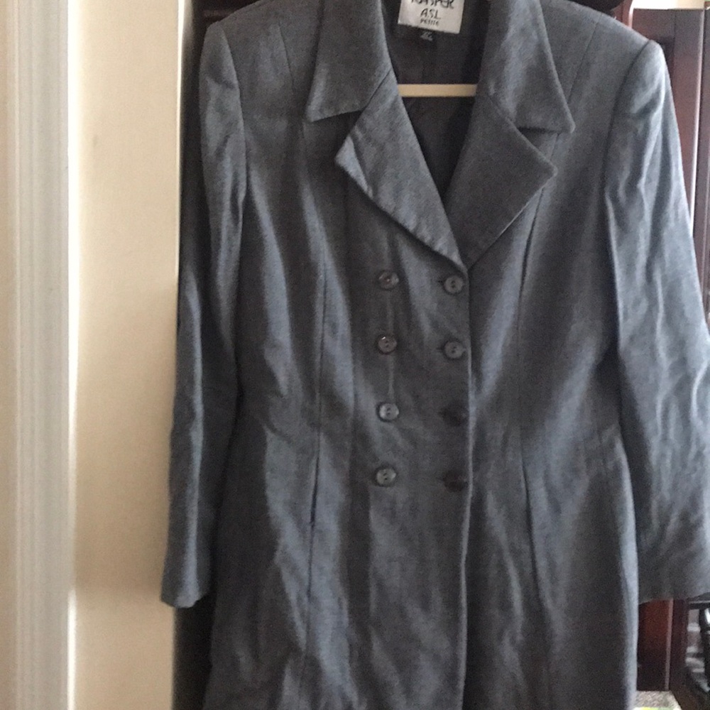 Jacket. Front slit pockets. - Picture 2 of 2